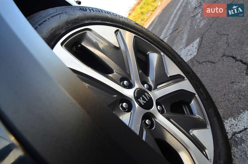 Внедорожник / Кроссовер Kia Niro 2020 в Дрогобыче