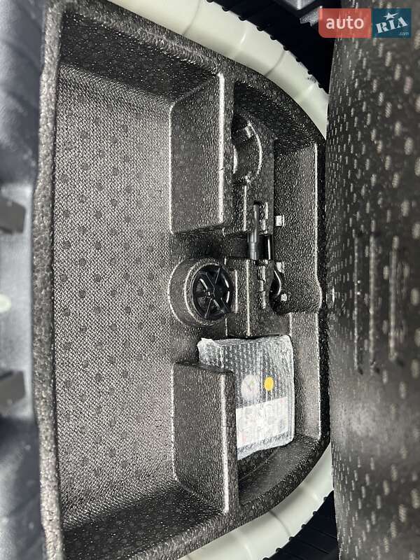 Внедорожник / Кроссовер Kia Niro 2020 в Луцке фото 27 Внедорожник / Кроссовер Kia Niro 2020 в Луцке