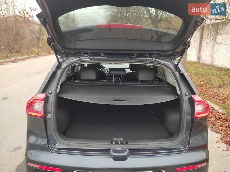 Позашляховик / Кросовер Kia Niro 2017 в Звягелі
