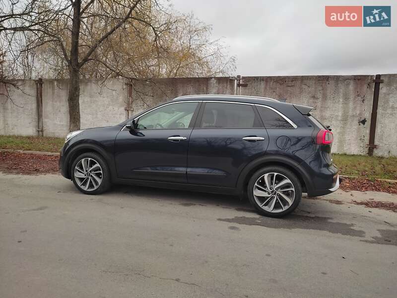 Позашляховик / Кросовер Kia Niro 2017 в Звягелі