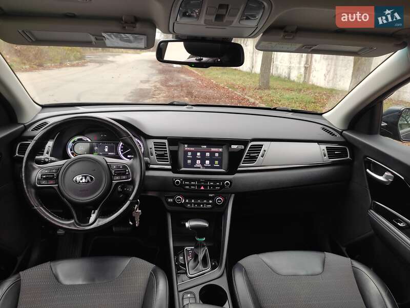 Позашляховик / Кросовер Kia Niro 2017 в Звягелі