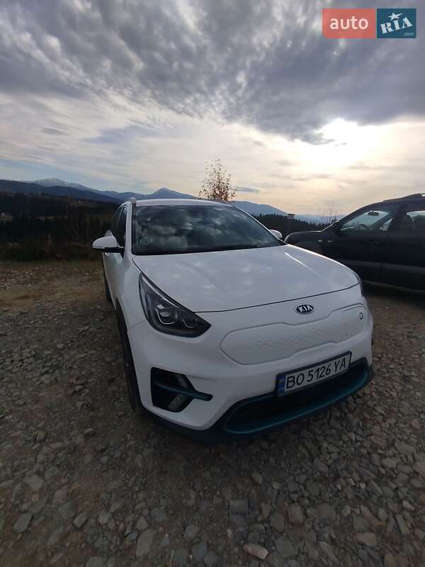 Позашляховик / Кросовер Kia Niro 2020 в Тернополі