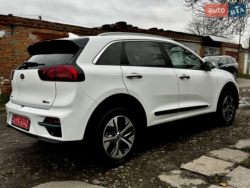 Внедорожник / Кроссовер Kia Niro 2020 в Казатине