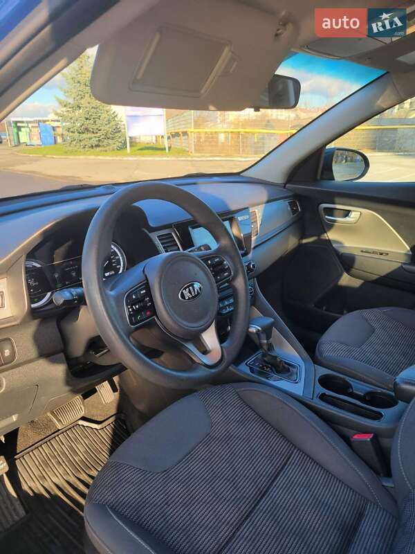 Внедорожник / Кроссовер Kia Niro 2017 в Ивано-Франковске