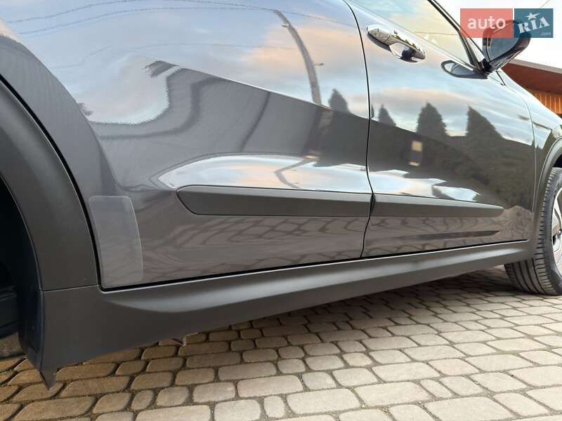 Внедорожник / Кроссовер Kia Niro 2020 в Черновцах