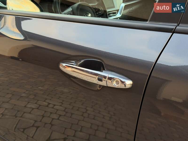 Внедорожник / Кроссовер Kia Niro 2020 в Черновцах