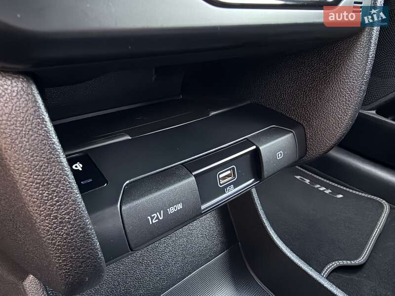 Внедорожник / Кроссовер Kia Niro 2020 в Черновцах