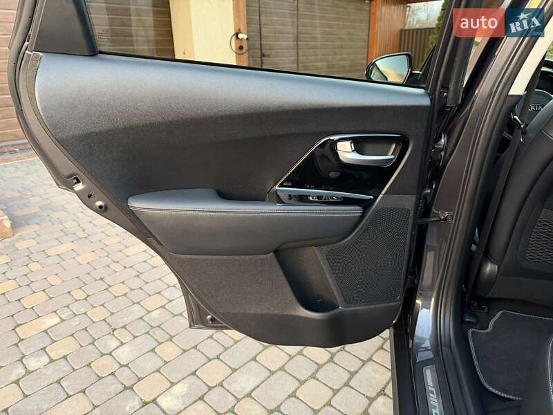 Внедорожник / Кроссовер Kia Niro 2020 в Черновцах