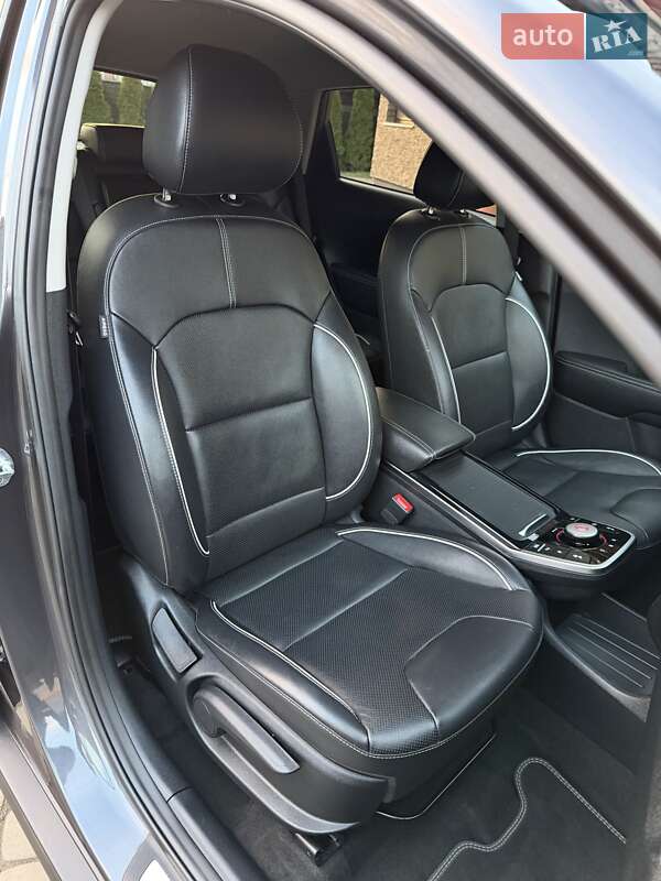 Внедорожник / Кроссовер Kia Niro 2020 в Черновцах