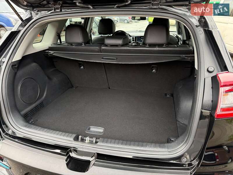 Внедорожник / Кроссовер Kia Niro 2020 в Краснограде