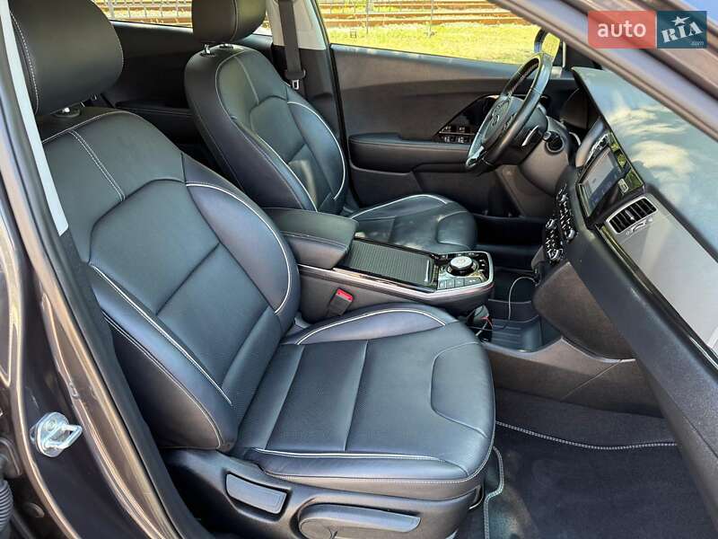 Внедорожник / Кроссовер Kia Niro 2020 в Краснограде