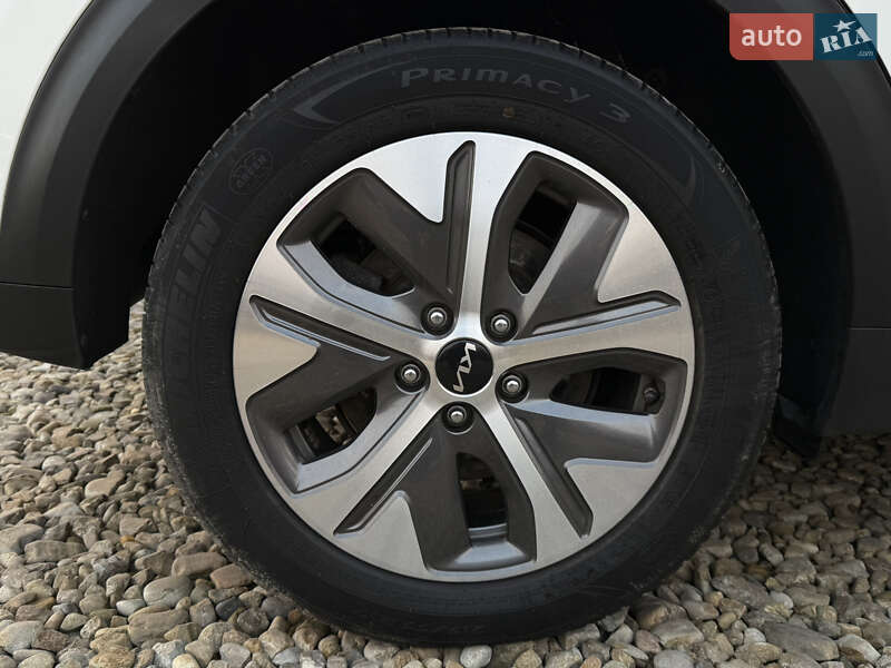 Внедорожник / Кроссовер Kia Niro 2022 в Львове