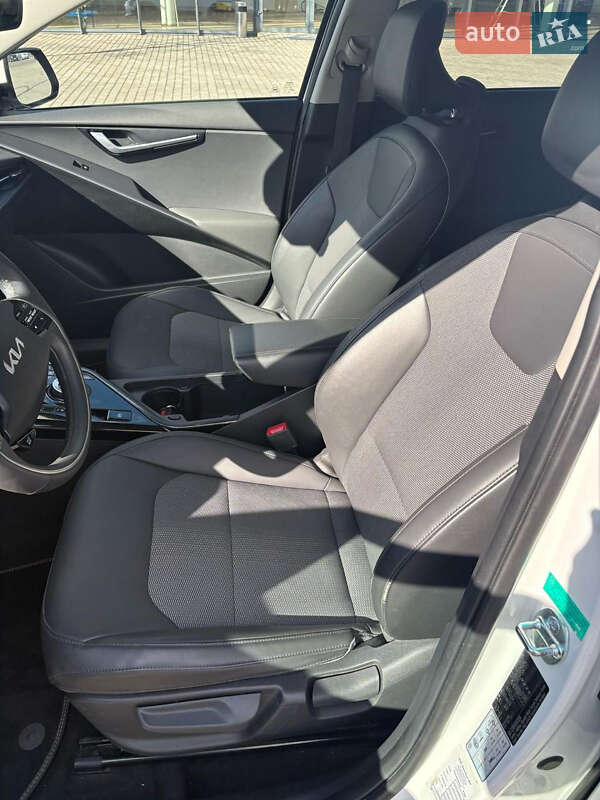 Внедорожник / Кроссовер Kia Niro 2023 в Ровно