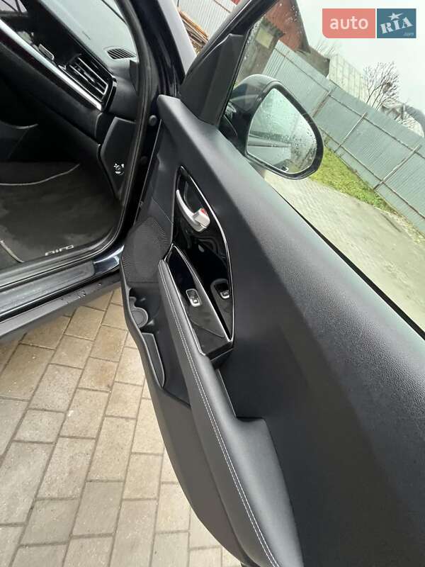 Внедорожник / Кроссовер Kia Niro 2020 в Снятине