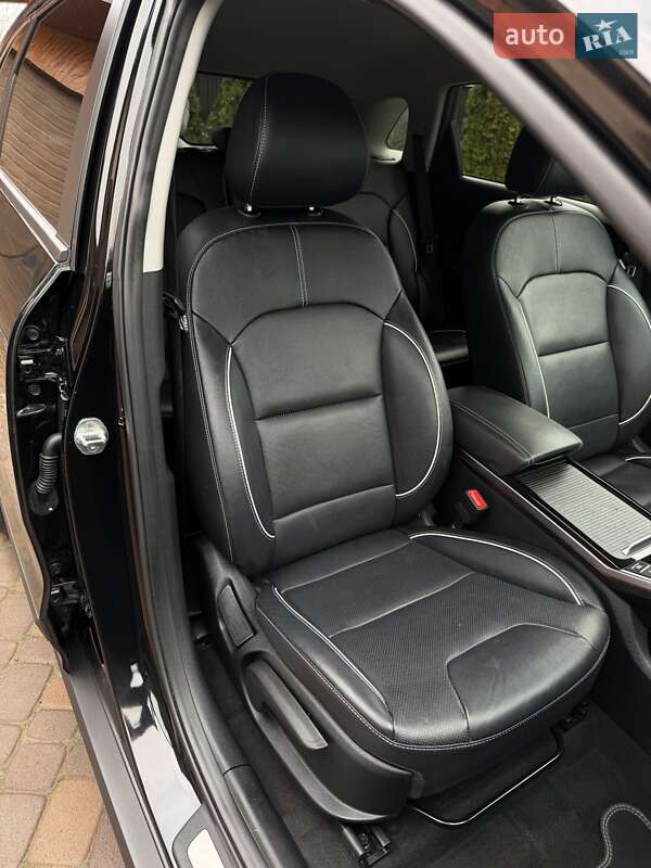 Внедорожник / Кроссовер Kia Niro 2020 в Черновцах