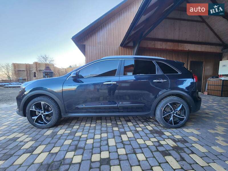 Внедорожник / Кроссовер Kia Niro 2019 в Косове фото 13 Внедорожник / Кроссовер Kia Niro 2019 в Косове