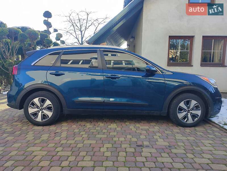 Внедорожник / Кроссовер Kia Niro 2018 в Новом Роздоле