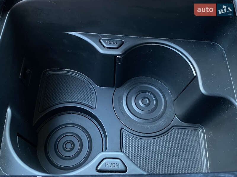 Внедорожник / Кроссовер Kia Niro 2020 в Львове