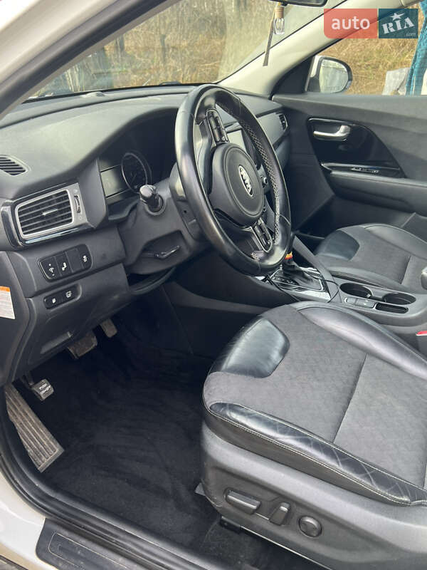 Позашляховик / Кросовер Kia Niro 2017 в Житомирі