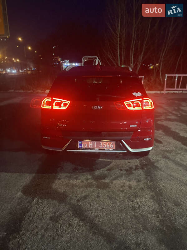 Внедорожник / Кроссовер Kia Niro 2017 в Чернигове