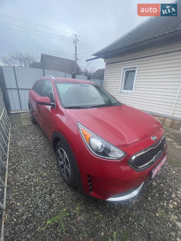 Внедорожник / Кроссовер Kia Niro 2017 в Чернигове
