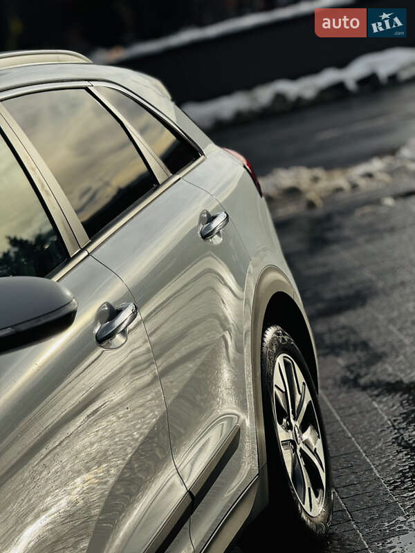 Внедорожник / Кроссовер Kia Niro 2020 в Дрогобыче