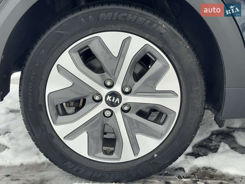 Внедорожник / Кроссовер Kia Niro 2020 в Хмельницком