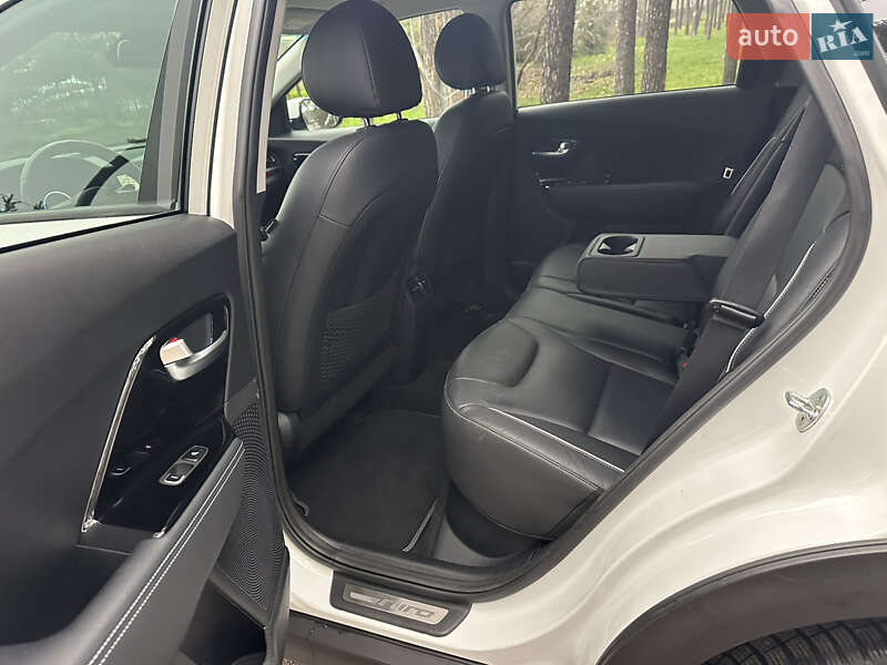 Позашляховик / Кросовер Kia Niro 2020 в Києві