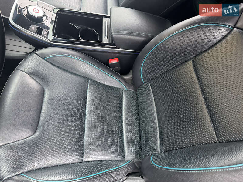 Внедорожник / Кроссовер Kia Niro 2019 в Тернополе