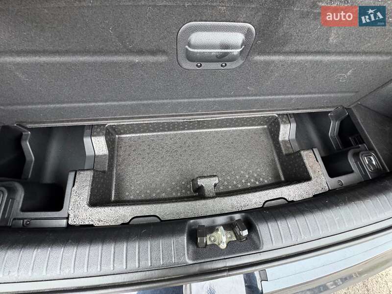 Позашляховик / Кросовер Kia Niro 2020 в Львові фото 43 Позашляховик / Кросовер Kia Niro 2020 в Львові