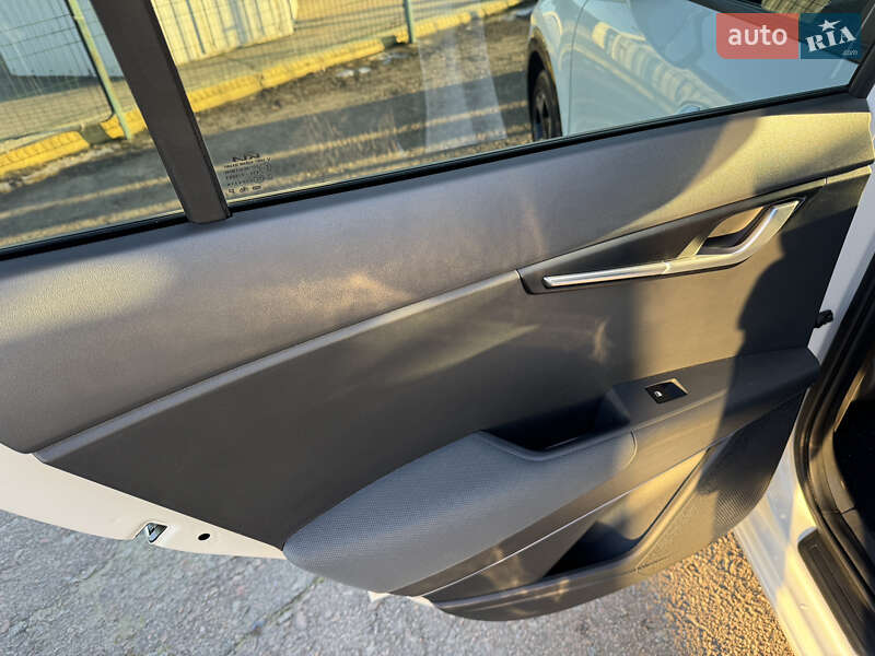 Позашляховик / Кросовер Kia Niro 2022 в Києві