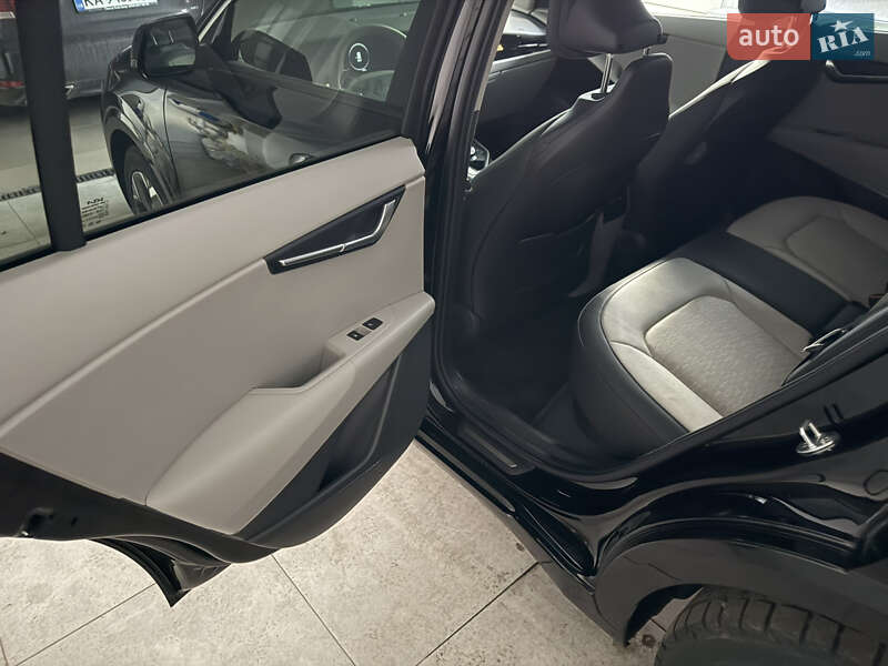 Позашляховик / Кросовер Kia Niro 2023 в Умані