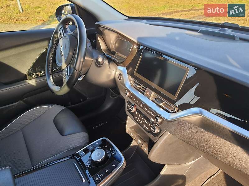 Позашляховик / Кросовер Kia Niro 2020 в Львові