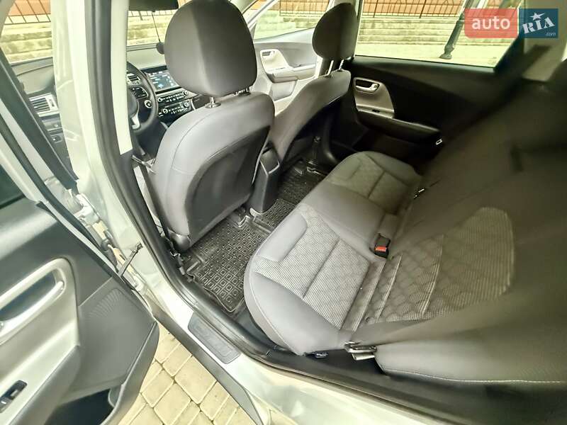 Внедорожник / Кроссовер Kia Niro 2017 в Одессе