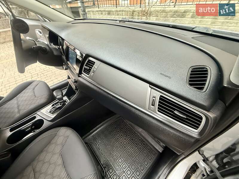 Внедорожник / Кроссовер Kia Niro 2017 в Одессе