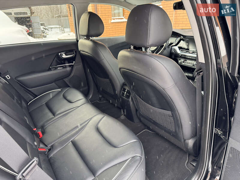 Внедорожник / Кроссовер Kia Niro 2020 в Казатине