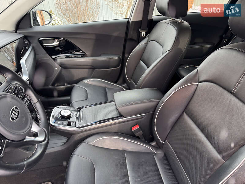 Внедорожник / Кроссовер Kia Niro 2020 в Казатине