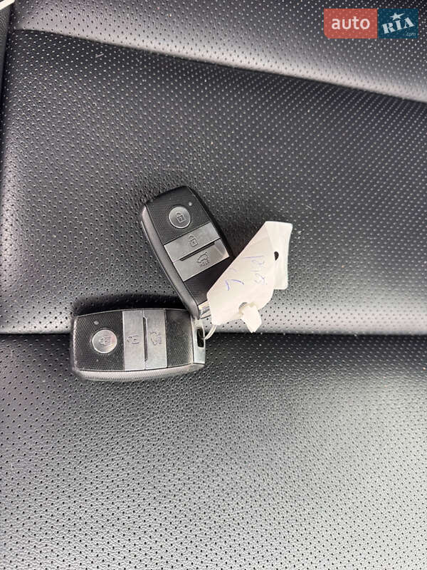 Внедорожник / Кроссовер Kia Niro 2020 в Казатине