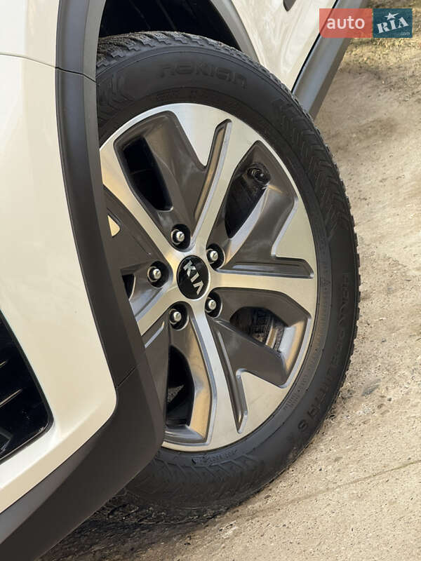 Позашляховик / Кросовер Kia Niro 2020 в Дрогобичі