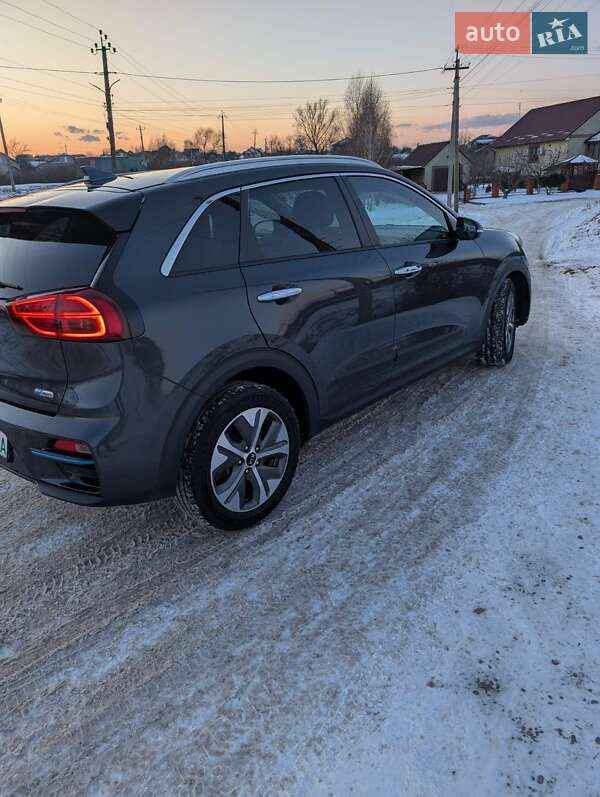Внедорожник / Кроссовер Kia Niro 2020 в Староконстантинове фото 13 Внедорожник / Кроссовер Kia Niro 2020 в Староконстантинове