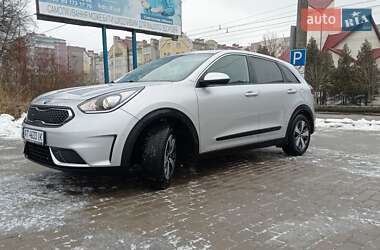 Внедорожник / Кроссовер Kia Niro 2017 в Ивано-Франковске