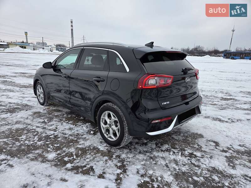 Внедорожник / Кроссовер Kia Niro 2017 в Ужгороде