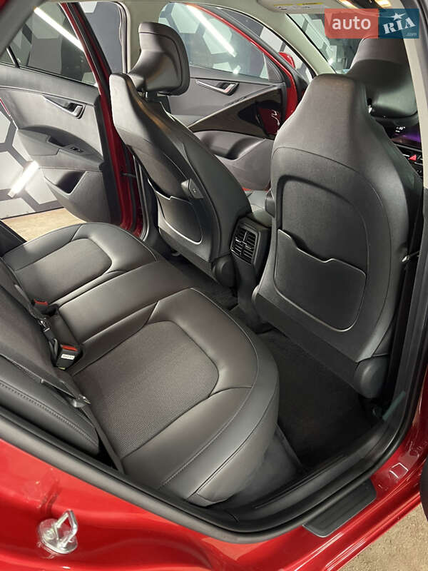 Внедорожник / Кроссовер Kia Niro 2023 в Житомире