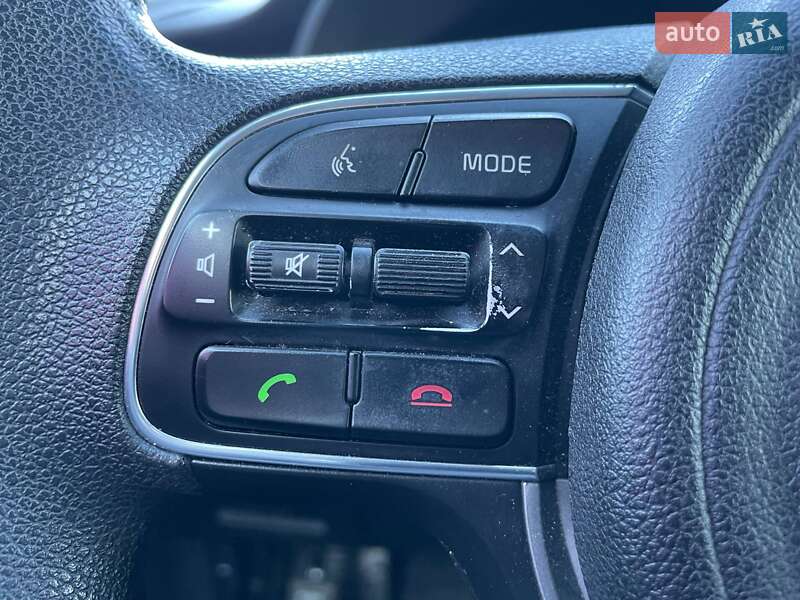 Внедорожник / Кроссовер Kia Niro 2017 в Киеве фото 17 Внедорожник / Кроссовер Kia Niro 2017 в Киеве