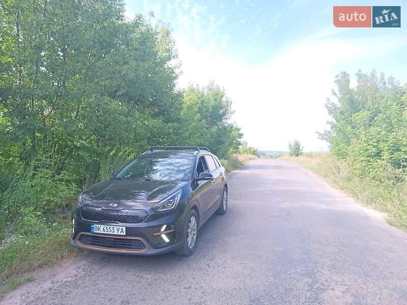 Внедорожник / Кроссовер Kia Niro 2018 в Ровно фото 2 Внедорожник / Кроссовер Kia Niro 2018 в Ровно