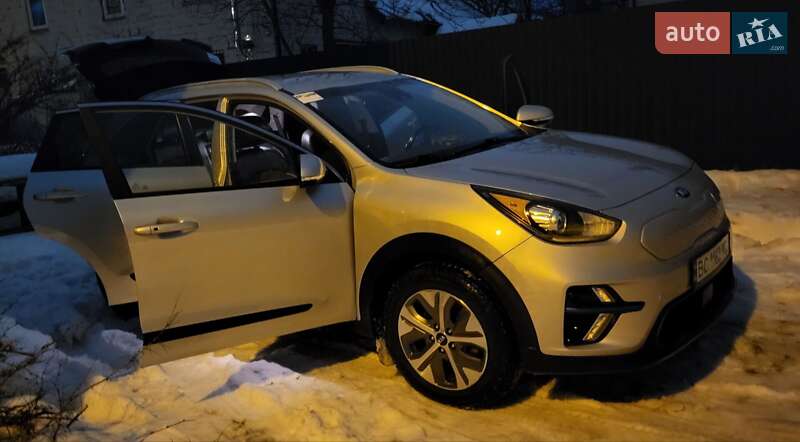 Внедорожник / Кроссовер Kia Niro 2019 в Львове