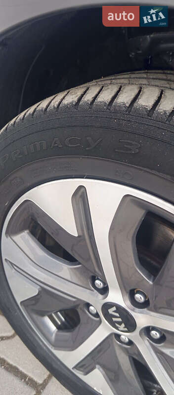 Внедорожник / Кроссовер Kia Niro 2019 в Дрогобыче