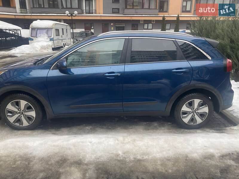 Внедорожник / Кроссовер Kia Niro 2018 в Львове