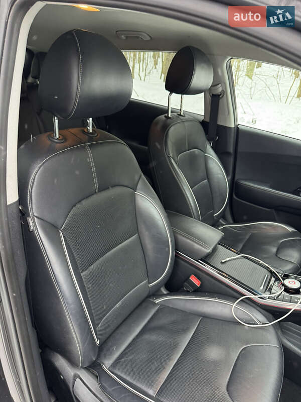 Внедорожник / Кроссовер Kia Niro 2019 в Каменец-Подольском