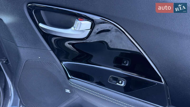 Внедорожник / Кроссовер Kia Niro 2019 в Киеве